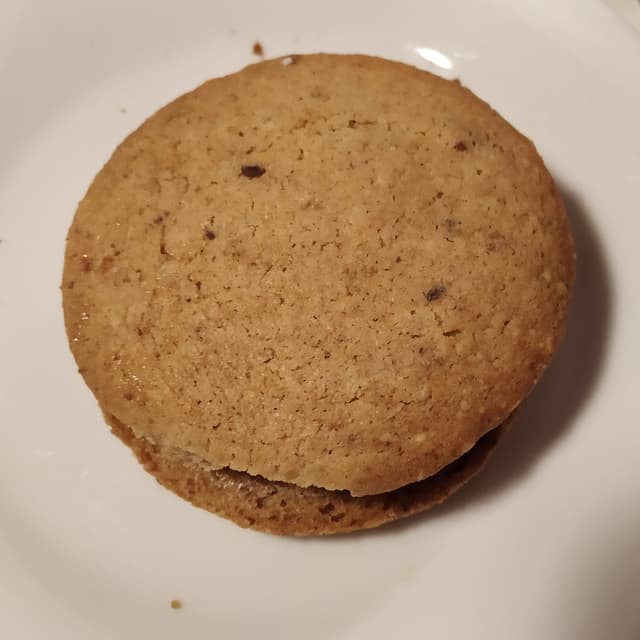 Photo of the dish “Alfajor de nuez y ganache de chocolate”
