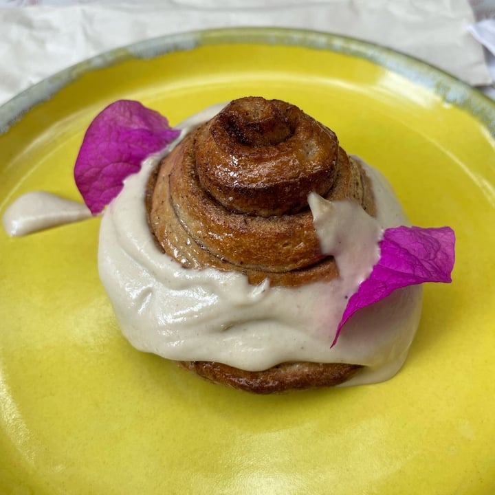 review photo of Canasto Picnic Bistrò Cinnamon roll shared by @danielapinzon09 on 23 Feb 2022 - review