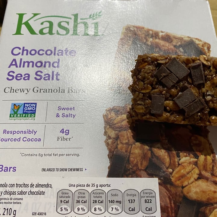 photo of Kashi Chocolate Almond Sea Salt Chewy Granola Bars shared by @carolinasternenstaub on  30 May 2020 - review