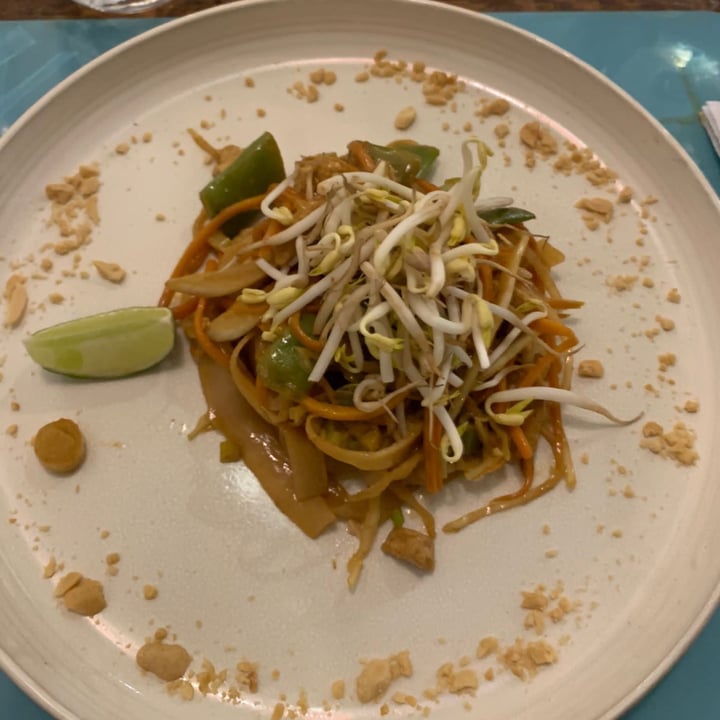 photo of Sementis Vegan Pad Thai shared by @cbasso on  04 Oct 2022 - review