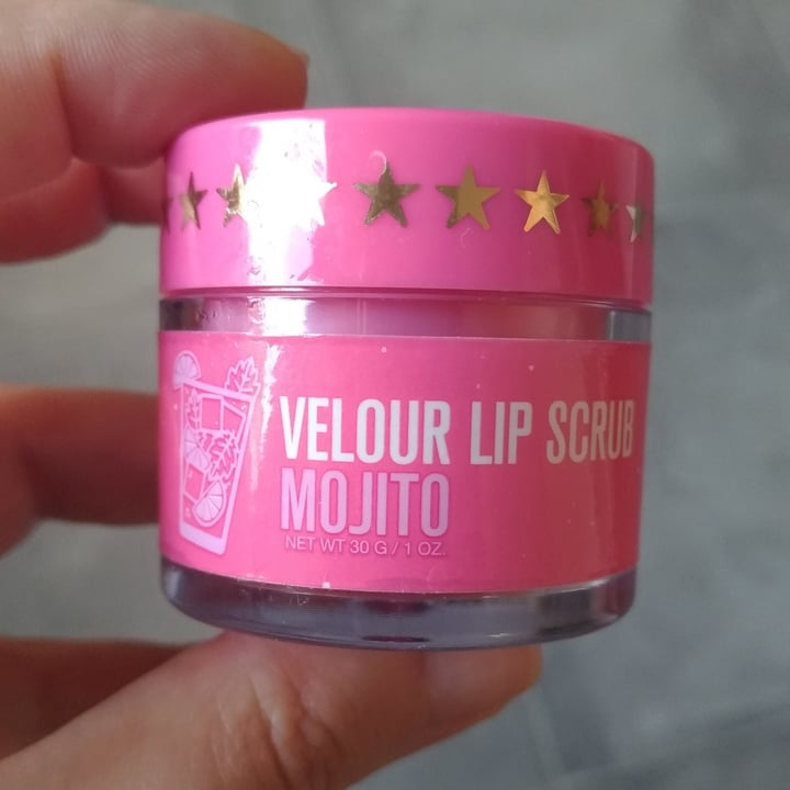 photo of Jeffree Star Cosmetics Lip scrub shared by @iaia82 on  22 Jul 2021 - review