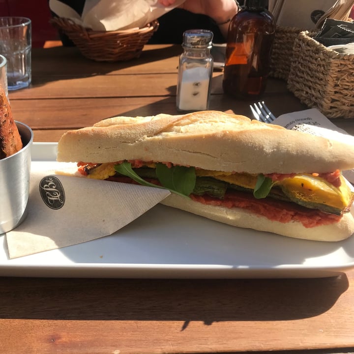 photo of Le Blé Sándwich De Zuccini Grillado shared by @leilavilco on  27 Jul 2021 - review