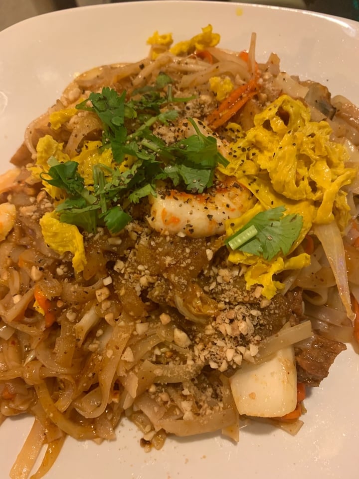 photo of Loving Vegan Market & Cuisine Pad Thai shared by @queenkate on  05 Jan 2020 - review