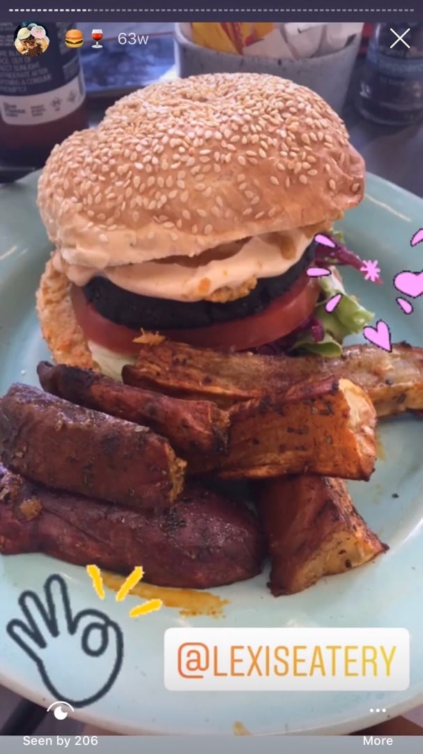 photo of Lexi's Healthy Eatery Activated Charcoal Burger shared by @sineadf on  06 Feb 2020 - review