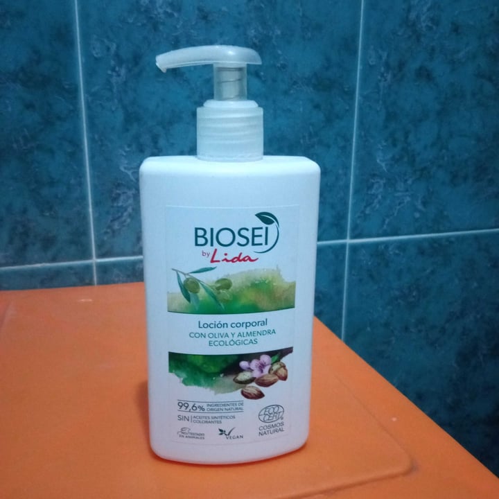 review photo of Biosei Loción Corporal De Olivas Y Almendras Ecológicas shared by @crisveganheart on 13 Sep 2020 - review