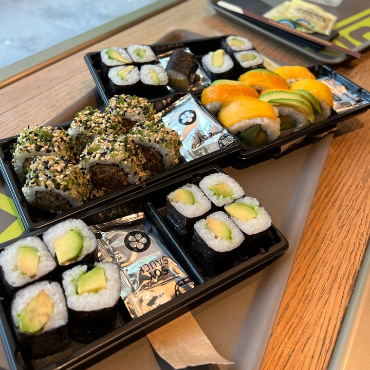 photo of Yooji’s Bahnhofstrasse Sushi shared by @joysonfire on  30 Apr 2022 - review