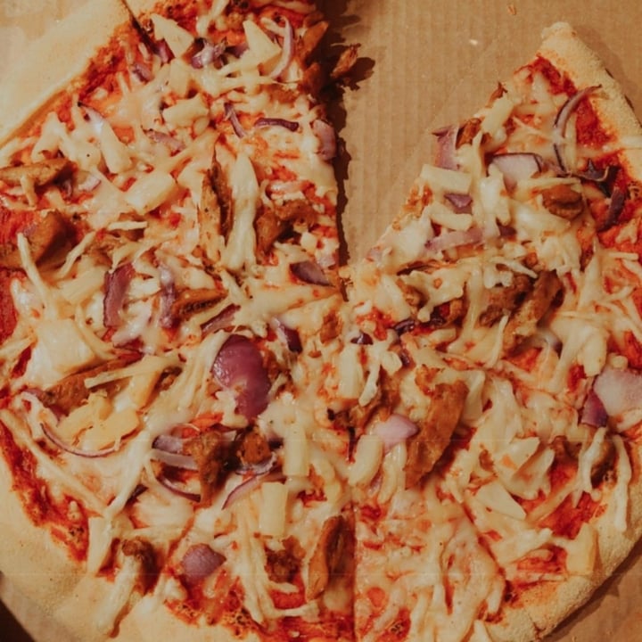 photo of Dominos Pizza The chick-aint pizza shared by @magpie on  26 Jan 2021 - review