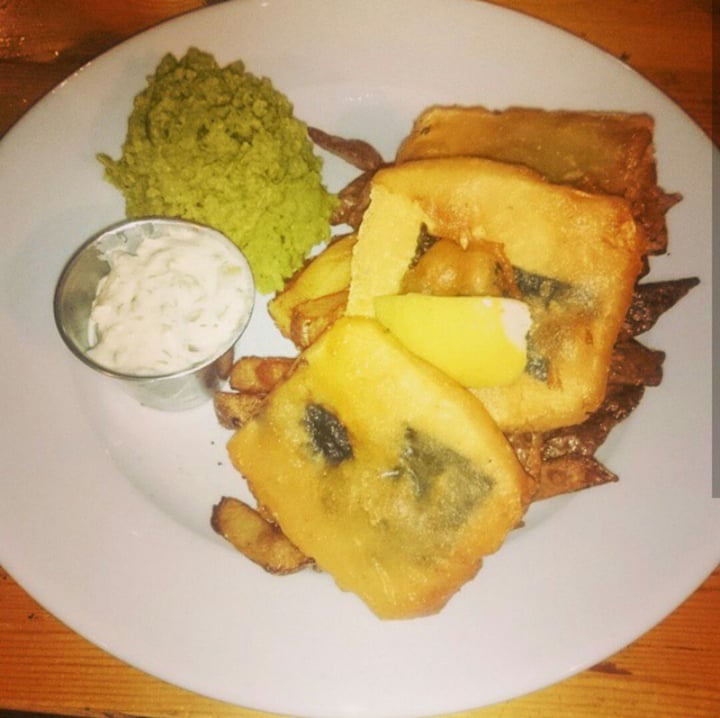 photo of Mono Tofish and chips shared by @flobadob on  22 Mar 2019 - review