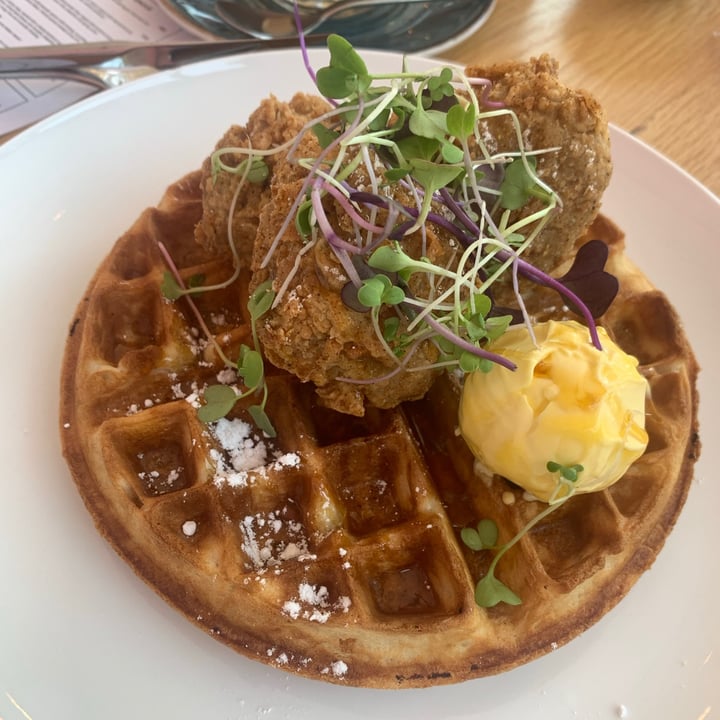 review photo of Kaylee's Eatery Chick'n and Waffles shared by @lexikirstein on 11 Jan 2021 - review