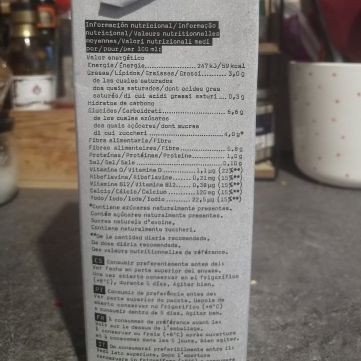 review photo of Oatly Oat Drink Barista Edition shared by @carota on 26 Jan 2022 - review