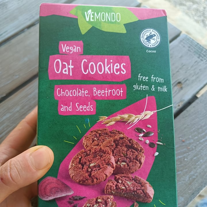 photo of Vemondo Oat Cookies Chocolate Beetroot and Seeds shared by @radiceferoce on  20 Jun 2022 - review
