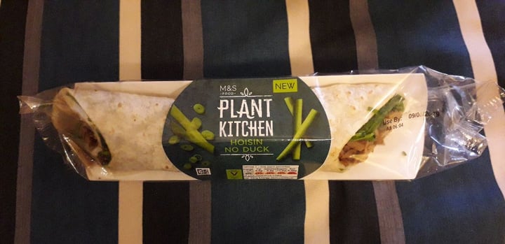 photo of Plant Kitchen (M&S) Hoisin No Duck Wrap shared by @foxstar82 on  11 May 2019 - review