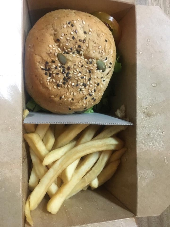 photo of The Shady Shack Vegan Cheeseburger shared by @vegan-alien on  11 Apr 2020 - review