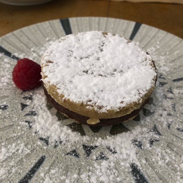 photo of Los Andenes Alfajor crudivegano shared by @astrid269 on  02 Mar 2022 - review