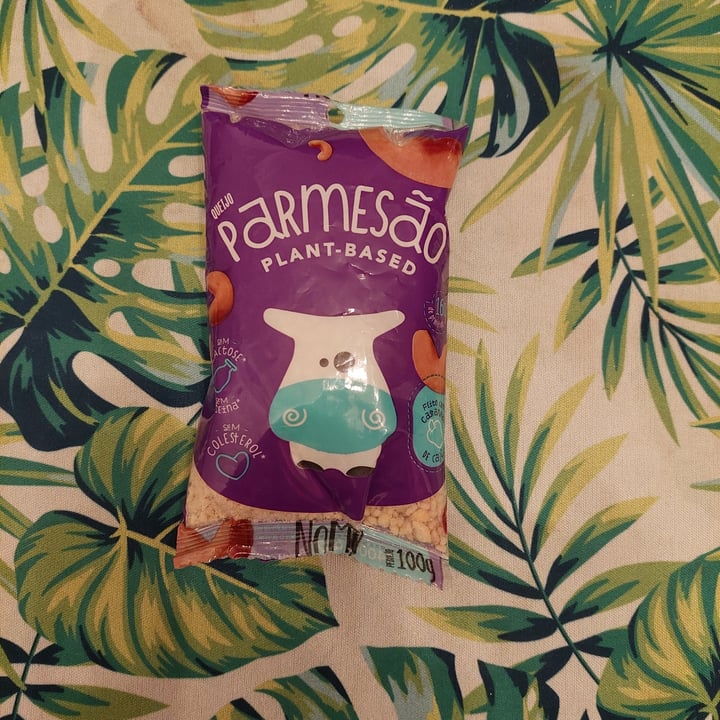 review photo of NOMOO Plant-Based Brasil Parmesão Plant Based shared by @luciapinhel on 06 May 2022 - review