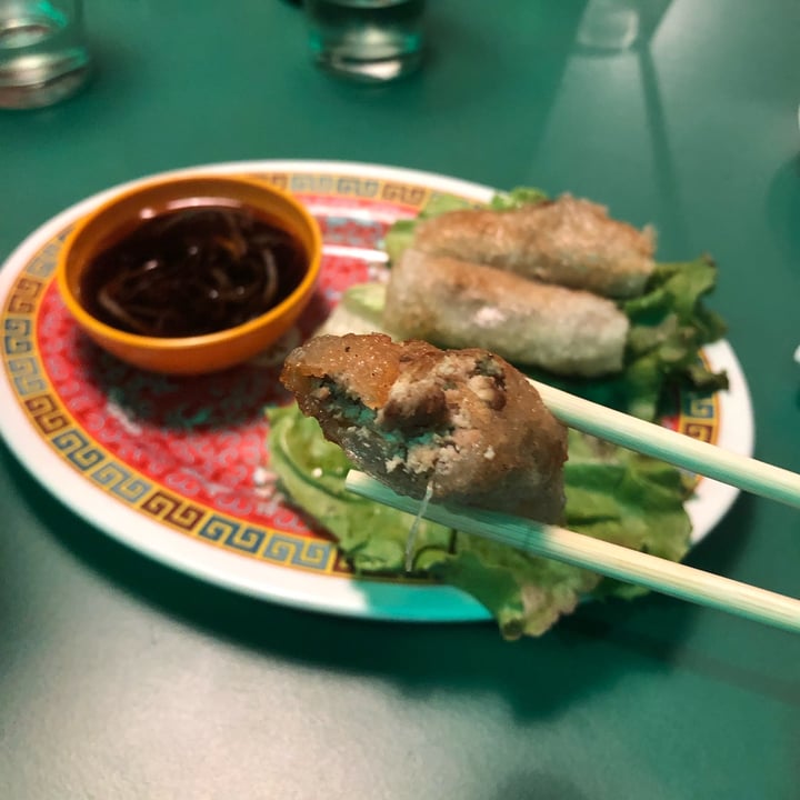 photo of Saigon Noodle Bar Nem de tofu y seitan shared by @lorayne26 on  04 Mar 2022 - review