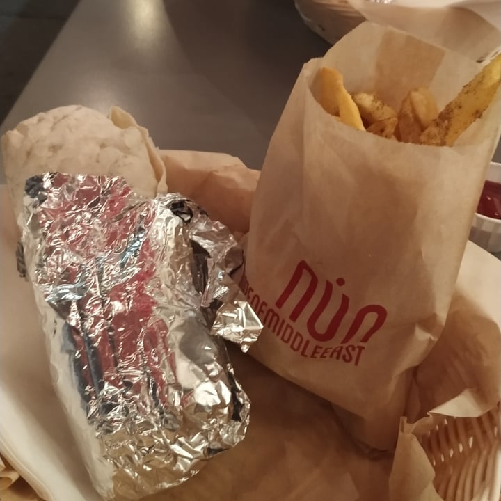review photo of NUN Taste of Middle East Panino Con Falafel E Melanzane Fritte shared by @si1via on 12 Nov 2021 - review