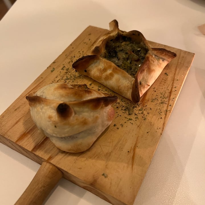 photo of Ingrediente Secreto empanadas shared by @shauny on  09 Oct 2022 - review