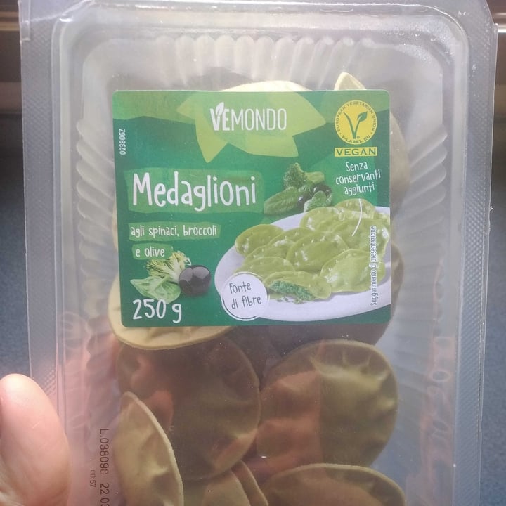 photo of Vemondo Medaglioni Agli Spinaci, Broccoli E Olive shared by @meic666 on  21 Feb 2022 - review