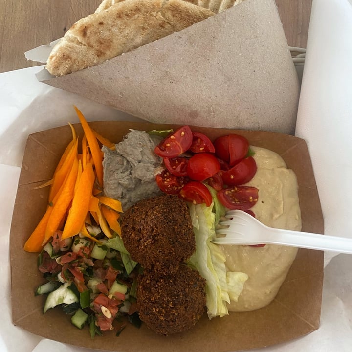 review photo of NUN Taste of Middle East Insalata con Falafel shared by @sarabrusoni on 05 Feb 2022 - review