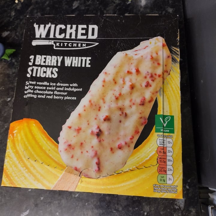 photo of Wicked Berry White Sticks shared by @andresg on  26 Sep 2021 - review
