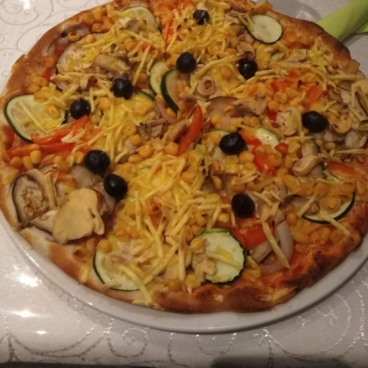 photo of Restaurant Pizzeria Ambiente Pizza De Verduras shared by @josehdz on  29 Nov 2020 - review