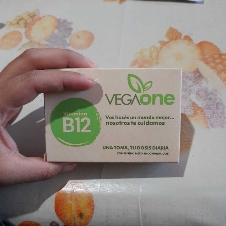review photo of Vegaone Vitamina b12 shared by @analiabalbi on 08 May 2022 - review