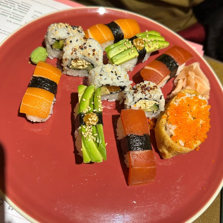 photo of 123V Petit Sushi Set shared by @yasminahammoud on  20 Jan 2023 - review