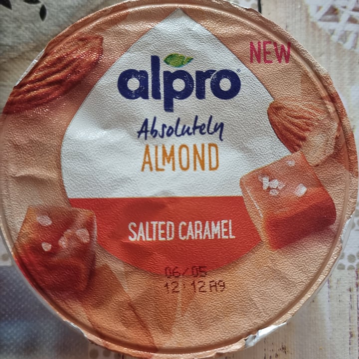 photo of Alpro Yogurt mandorla e caramello salato shared by @francy82 on  04 May 2022 - review