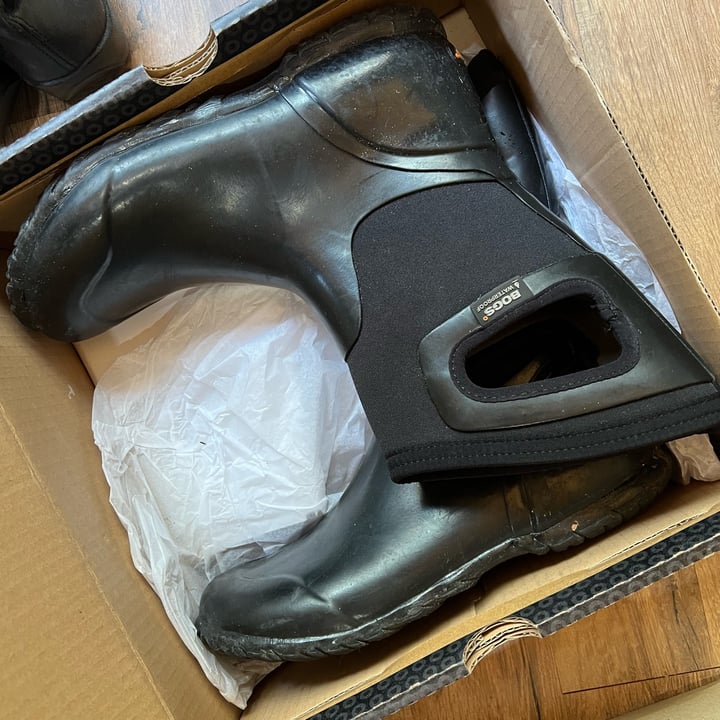photo of Bogs Classic Ultra Mid Insulated Waterproof Boots shared by @suebedo on  31 May 2022 - review