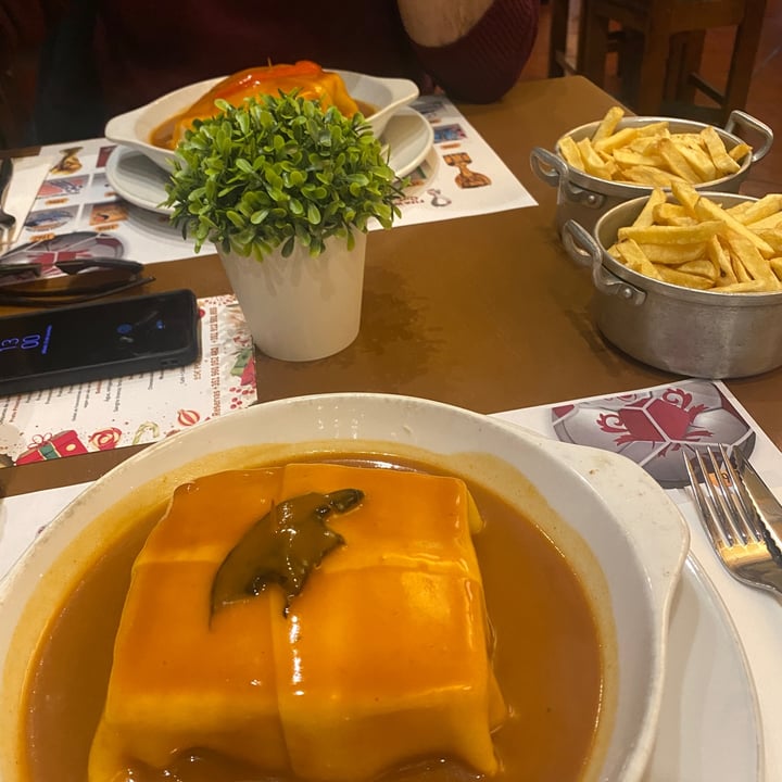 photo of Francesinhas Al Forno da Baixa Francesinha de Tofu shared by @dsonnemberg on  26 Nov 2022 - review