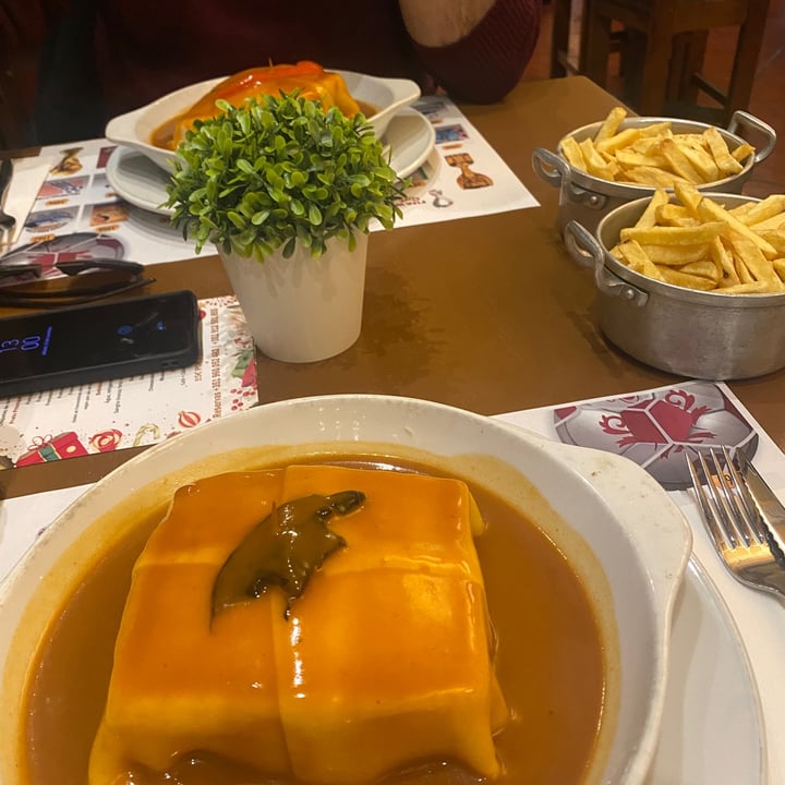 review photo of Francesinhas Al Forno da Baixa Francesinha de Tofu shared by @dsonnemberg on 26 Nov 2022 - review