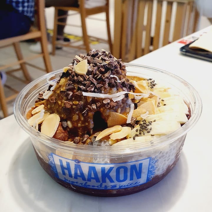 photo of Haakon Superfoods and Juice Nut butter açaí bowl shared by @veggiexplorer on  02 Jan 2021 - review