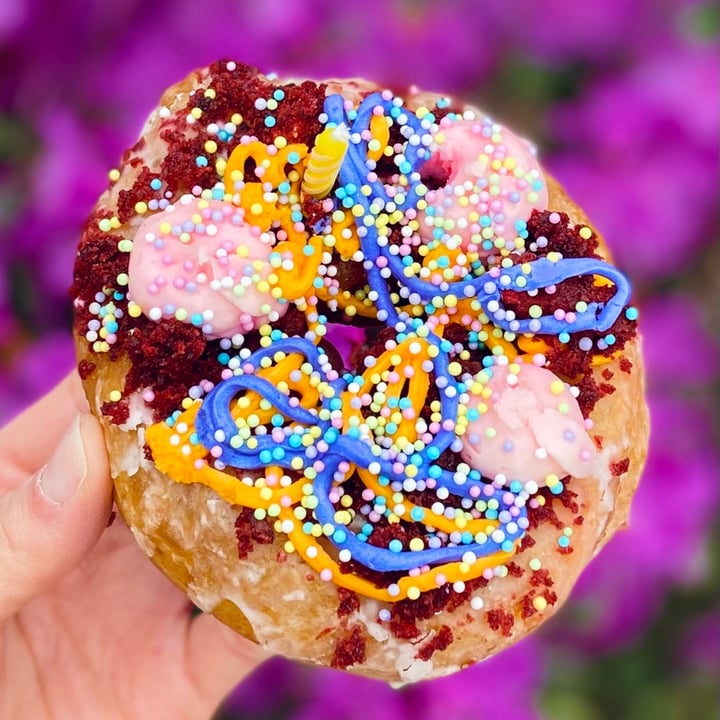 review photo of Blush Bakeshop Funfetti donut shared by @amz8893 on 09 Jun 2021 - review