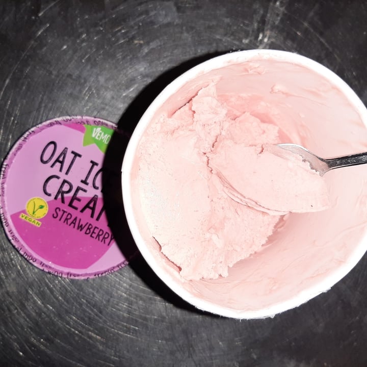 review photo of Vemondo Oat Ice Cream Strawberry shared by @thebosc on 31 Jul 2021 - review