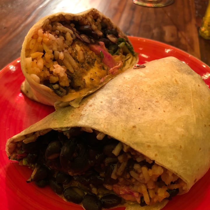 photo of Sugar Taco Fish burrito shared by @thoseannoyingvegans on  13 Mar 2021 - review