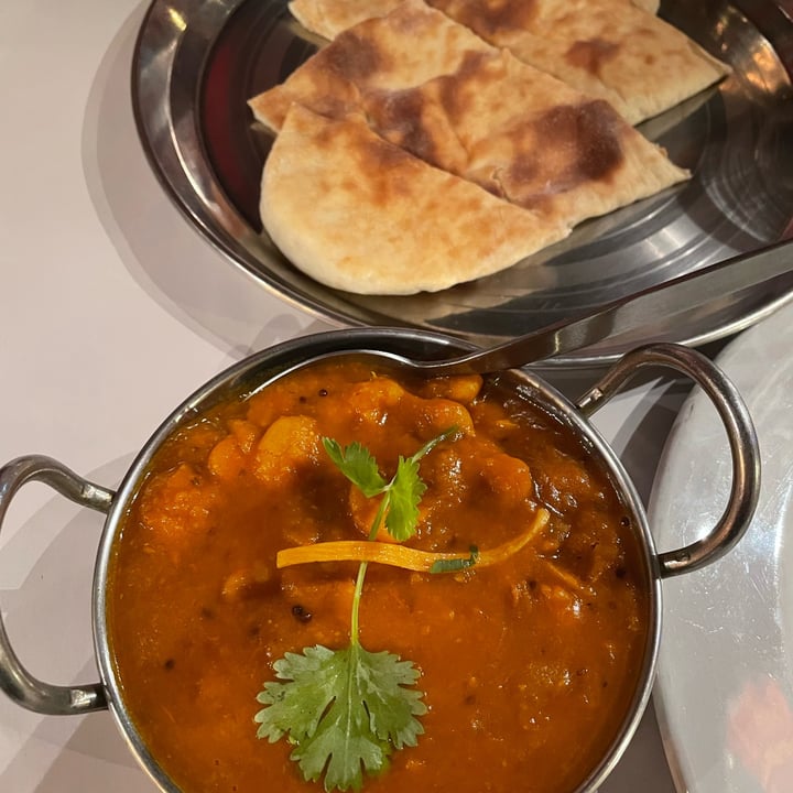 review photo of Curry Leaf Indian Cuisine Bean and Potato Curry shared by @hollykinzz on 23 Sep 2022 - review