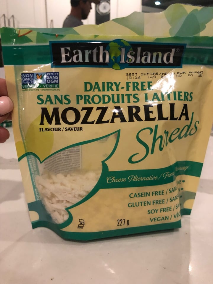 photo of Earth Island Vegan Mozzarella Shreds shared by @meganmostacci on  20 Aug 2019 - review