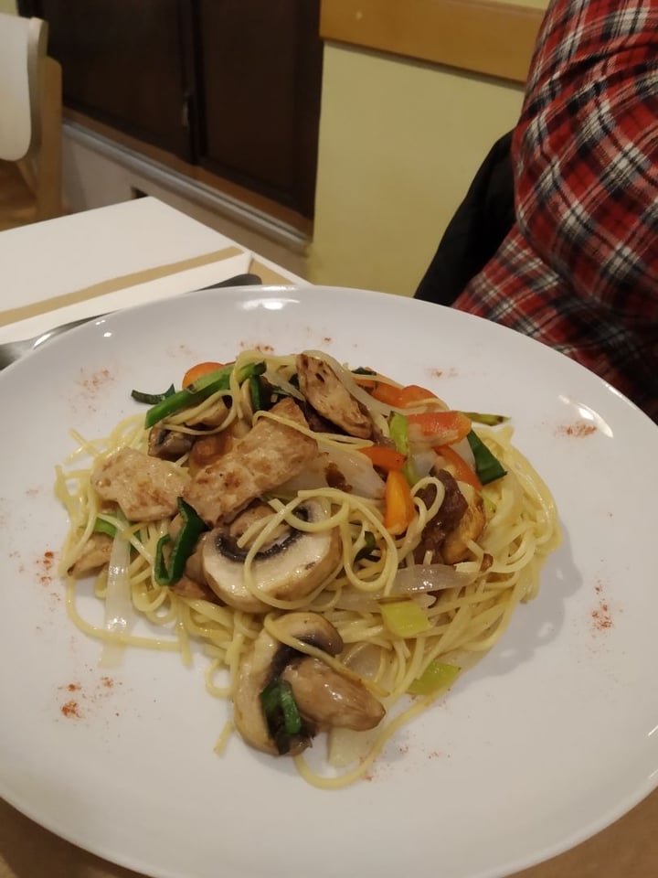 review photo of Loving Hut Fideos Fritos shared by @lacasitadelluvia on 08 Feb 2020 - review