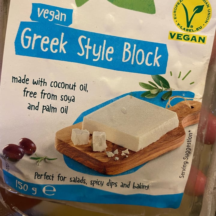 photo of Vemondo Vegan Greek Style Block shared by @isaveggy on  14 Mar 2022 - review