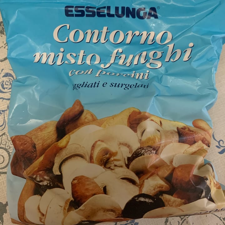 photo of  Esselunga Contorno misto funghi con porcini shared by @xhuveg on  23 May 2022 - review