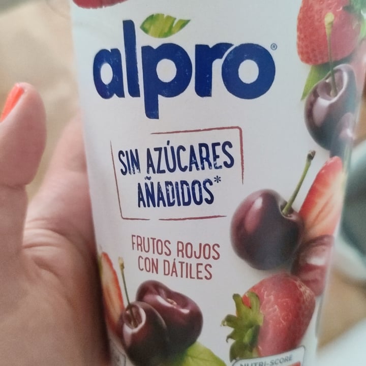 review photo of Alpro Yogurt Frutos Rojos y Dátiles shared by @sunnyveggielife on 27 Jun 2022 - review