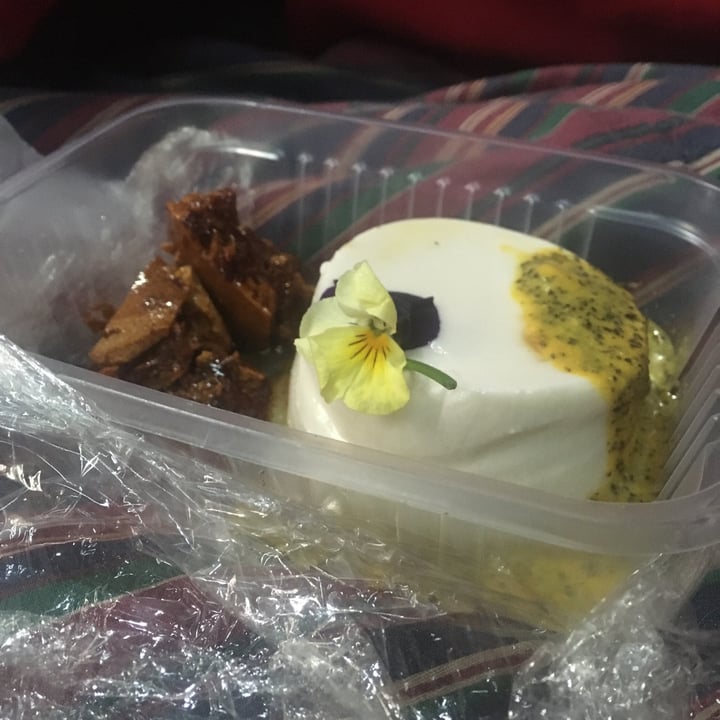 photo of JAAM Flan de choco blanco shared by @lauchis on  09 Jun 2021 - review