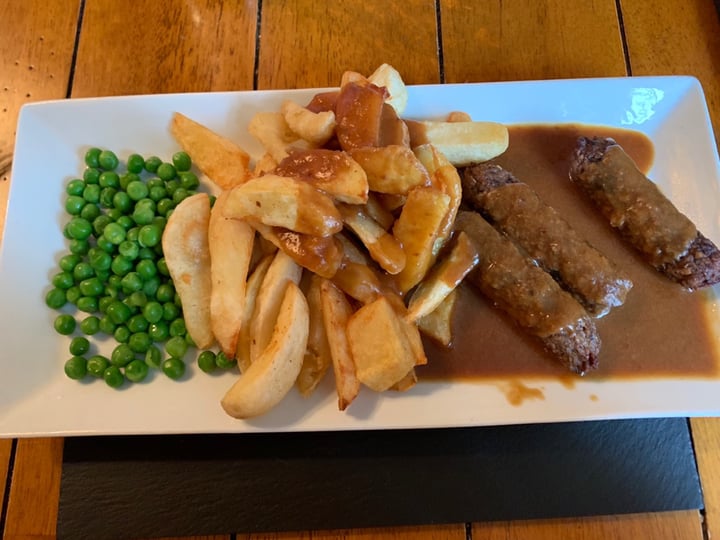 review photo of Queens Head Sausage, chips, peas and gravy shared by @ciararichards on 15 Apr 2019 - review