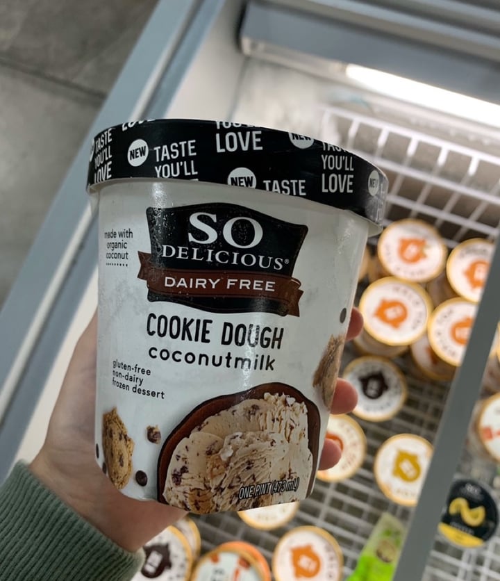 photo of So Delicious Dairy Free Cookie Dough Coconutmilk Frozen Dessert shared by @daniquiros on  20 Feb 2020 - review