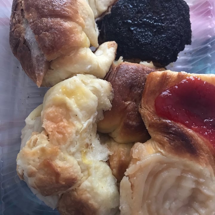 photo of Veganius Facturas Variadas shared by @esteficasotti on  06 May 2020 - review