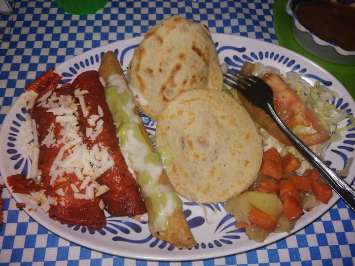 review photo of Frijol Vegano - Centro Monterrey Antojitos Mexicanos shared by @lauragamez on 26 Feb 2020 - review