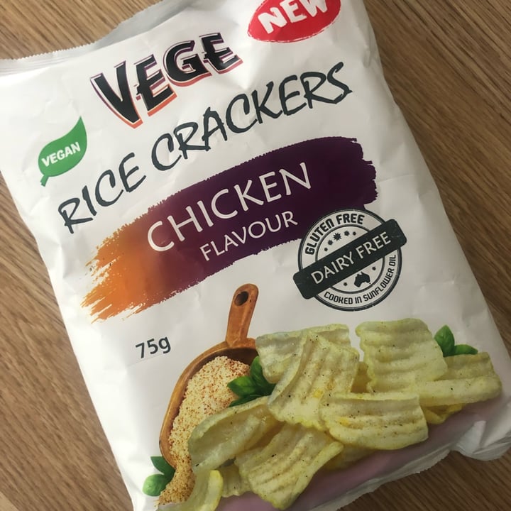 photo of Ajitas Vege Rice Crackers Chicken Flavour shared by @nicoletoomey on  15 Oct 2022 - review