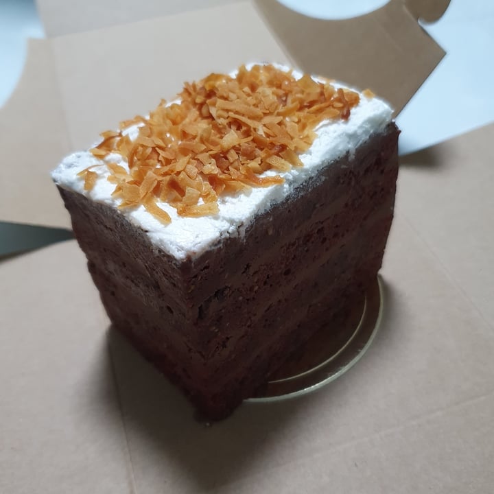 photo of Privé Jewel Changi Airport Moist Red Velvet Cake shared by @oatlydelish on  02 Sep 2020 - review