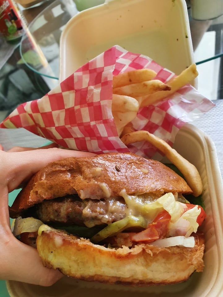 review photo of OSO Burger Hamburguesa vegana shared by @danquiroz on 27 Apr 2020 - review